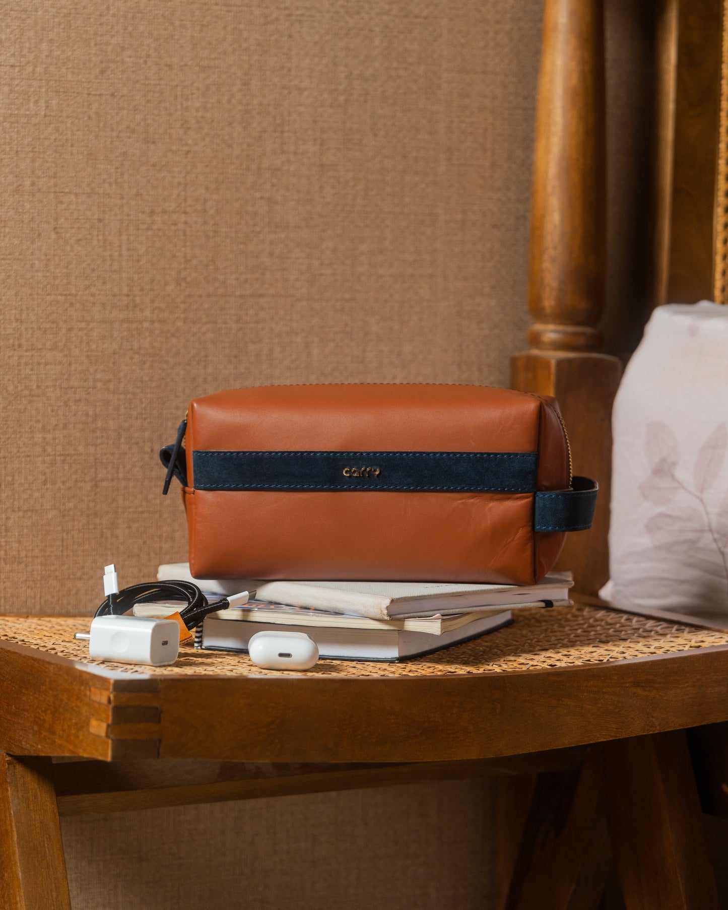 Eagle- Leather Toiletry Kit