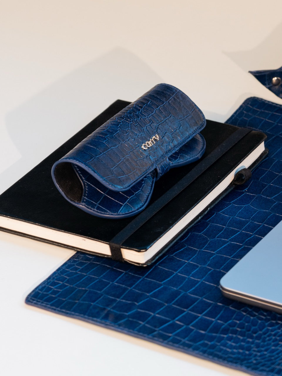 Leather tote bags by Carry
